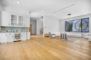 Luxury Room, Multiple Beds, Pool Access, Pool View (Bowmont) | Private kitchen | Fridge, microwave, oven, stovetop