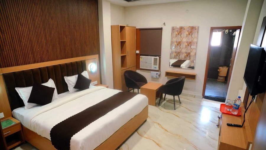 HOTEL DIVINE STAY
