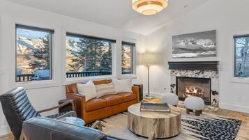 TV connectée, cheminée