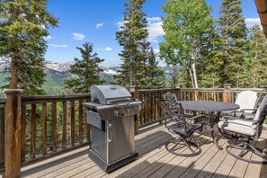 Outdoor dining - Ski-in/Ski-out Cottage with spectacular mountain views (Mountain Village)