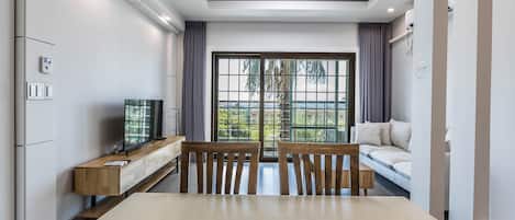 Repas dans la chambre