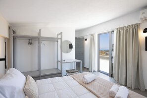 6 bedrooms, iron/ironing board, WiFi, bed sheets
