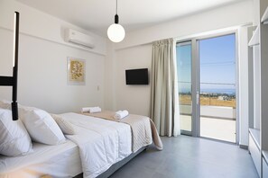 6 bedrooms, iron/ironing board, WiFi, bed sheets