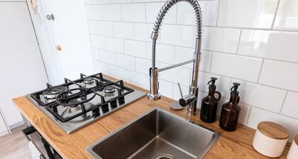 Seabreeze Escape â Stylish 1BR Apartment Close to Beach & River