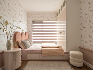 Artículos del minibar gratis y decoración personalizada