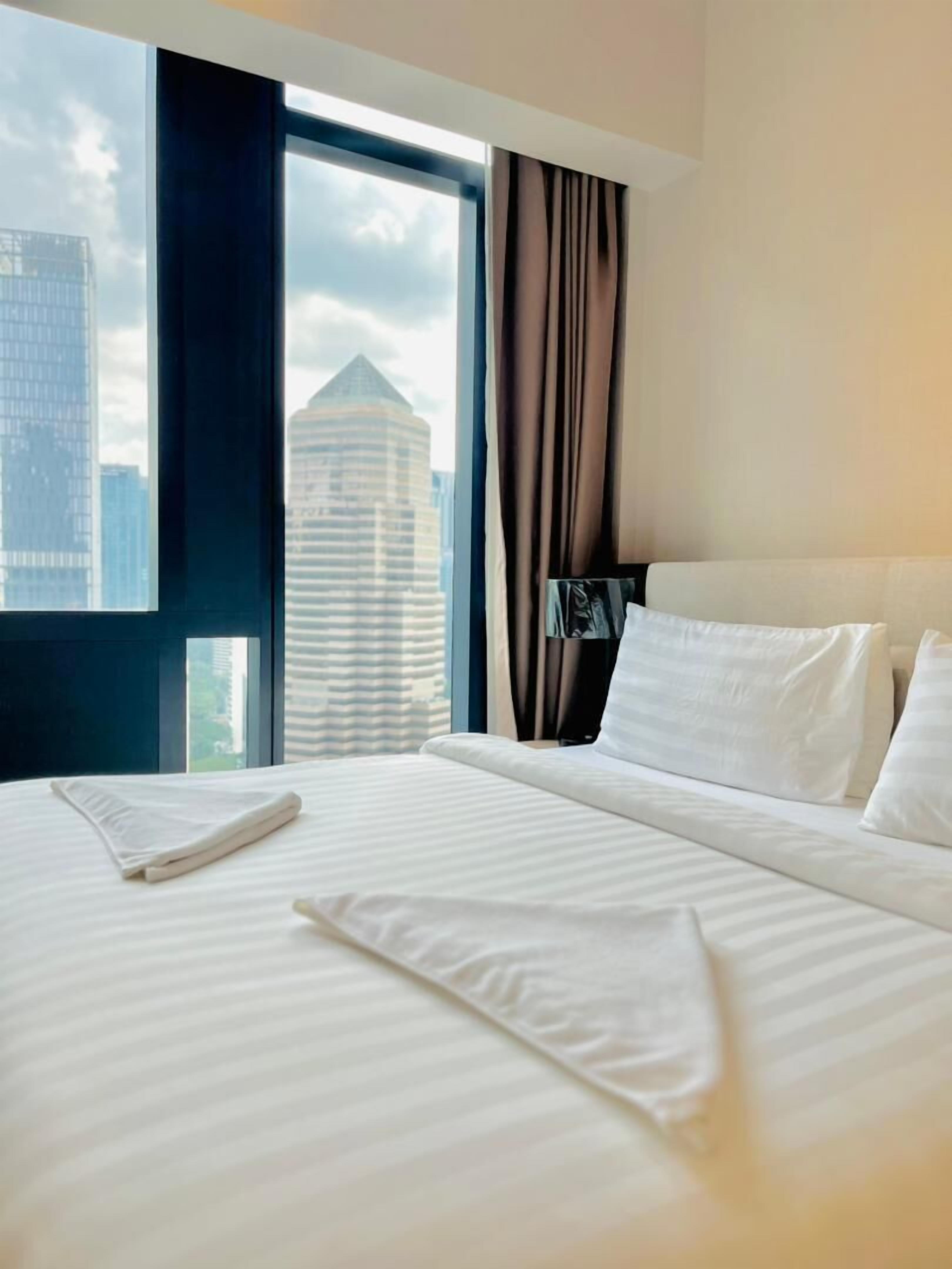 Desk, iron/ironing board, free WiFi