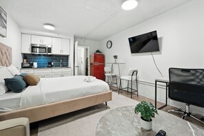 1 bedroom, desk, iron/ironing board, free WiFi