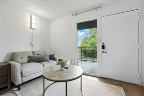 スマートテレビ、書斎 / ワークスペース