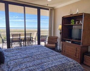 Room - 2 Bedroom / 2 Bath Gulf Front Condo - 2nd Floor (Dauphin Island)