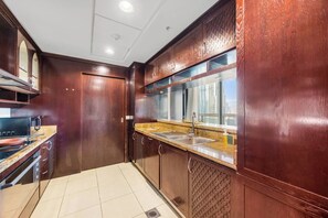 Apartment, Balcony, City View | Private kitchen