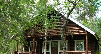 Private lakeside cabin next to the fjells