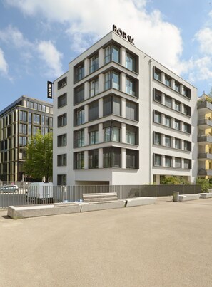 In-room safe, free WiFi