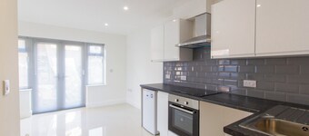 Bridge Road - Room 1