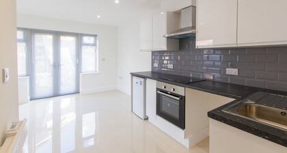 Bridge Road - Room 1