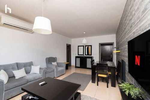 3Beds Apartment in Rehab City