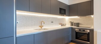 Urban Vista Rooftop Living