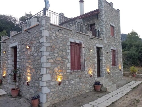 Mountain Tower House close to Sparta, Mystras and Mani! Pet friendly