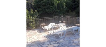 Mountain Tower House close to Sparta, Mystras and Mani! Pet friendly