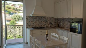 Oven, stovetop