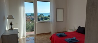 Accogliente appartamento centrale, 2 minuti dal lago, bar, ristoranti, negozi