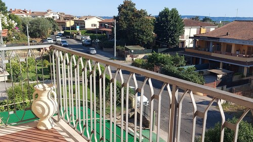 Accogliente appartamento centrale, 2 minuti dal lago, bar, ristoranti, negozi