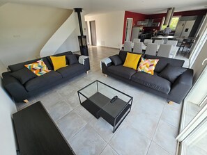 Fernseher, Kamin