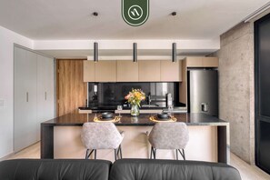 Unclassified image, 4 of 26, button