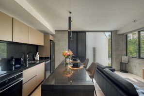 Fridge, microwave, oven, stovetop