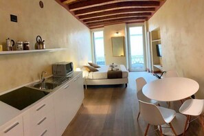 Interior - Truly Verona (Verona)