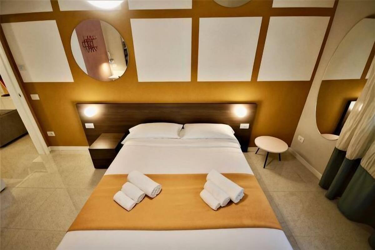 Cots/infant beds