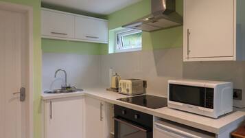 Cookware/dishes/utensils