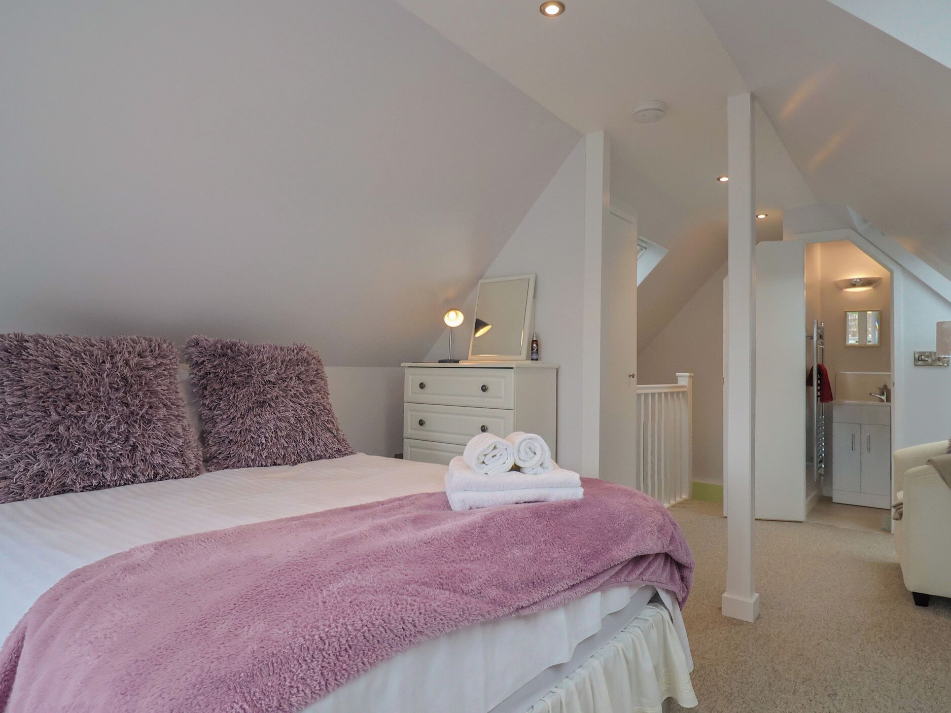 1 phòng ngủ, trang trí khác biệt 