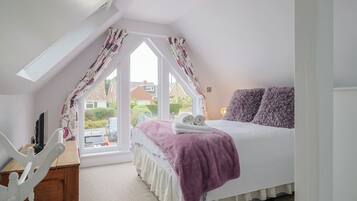 1 bedroom, individually decorated, individually furnished, free WiFi