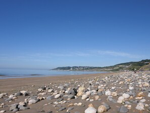 Una playa cerca