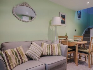 Living area - Cherry Pip (Bridport)
