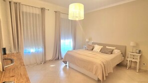 3 chambres, fer et planche à repasser, accès au Wi-Fi (inclus)