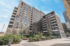 2 bedrooms, Internet - Urban Vista Rooftop Living (London)