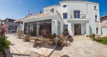 Thaya Rooms