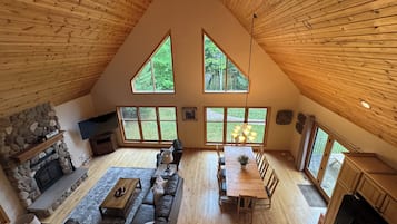 TV connectée, cheminée, baby-foot