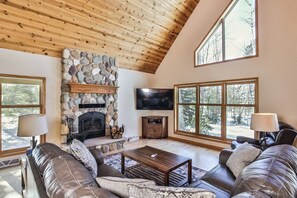 Smart TV, fireplace, table football