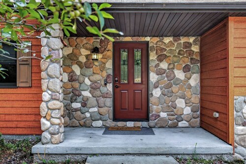 Stepaway Vacation Rentals- Stay-A-While