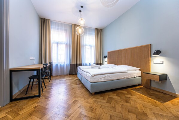 2 bedrooms, iron/ironing board, internet, bed sheets