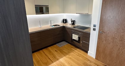 Colindale Luxury Apartment