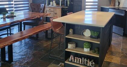 SUMPTUOUS HOME WITH SPA