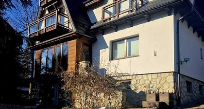Small double room in a cosy B&B house, with a beautiful sun terrace in Tatra.