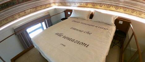 1 slaapkamer, een strijkplank/strijkijzer, gratis wifi, beddengoed