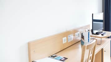 Caja de seguridad en la habitación y escritorio