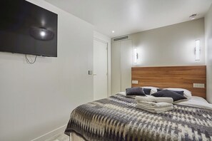 1 bedroom, iron/ironing board, travel cot, WiFi