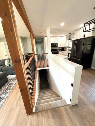 Park Home- Parkside Haven for Families & Pets