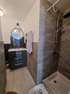 Towels, toilet paper